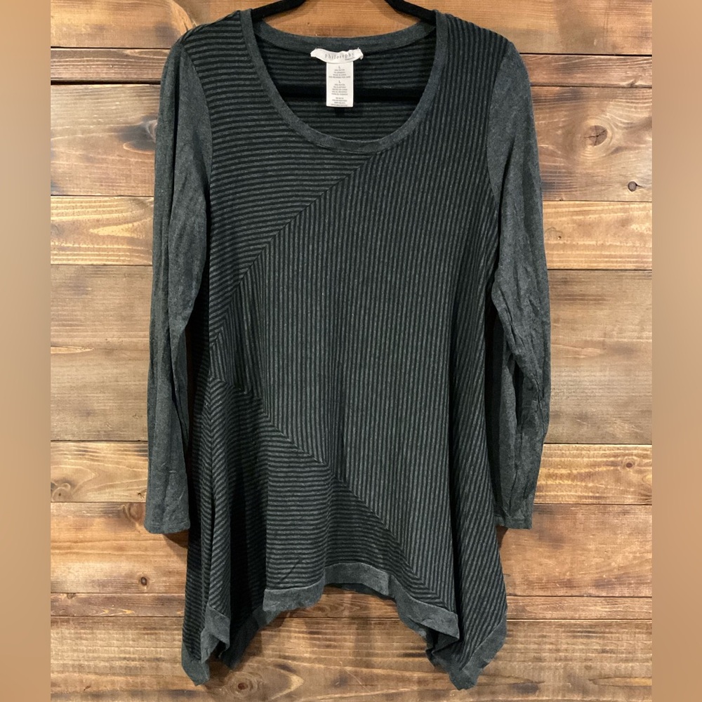 🍎 Philosophy Top LARGE Gray Multi-Striped Long Sleeve Tunic Sharkbite hem Rayon